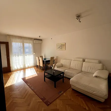 La Luna Apartment