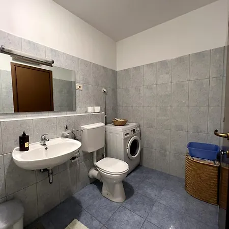 La Luna Apartment Split
